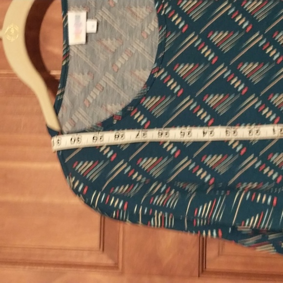 LuLaRoe woman's size M short sleeve tunic- Irma-NWT - Picture 7 of 10